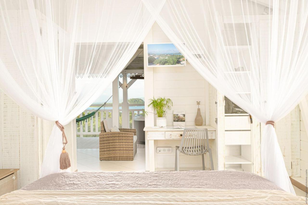 Bungalow Vanille Pacane Vue Mer avec Spa Privé Les Trois-Ilets Esterno foto