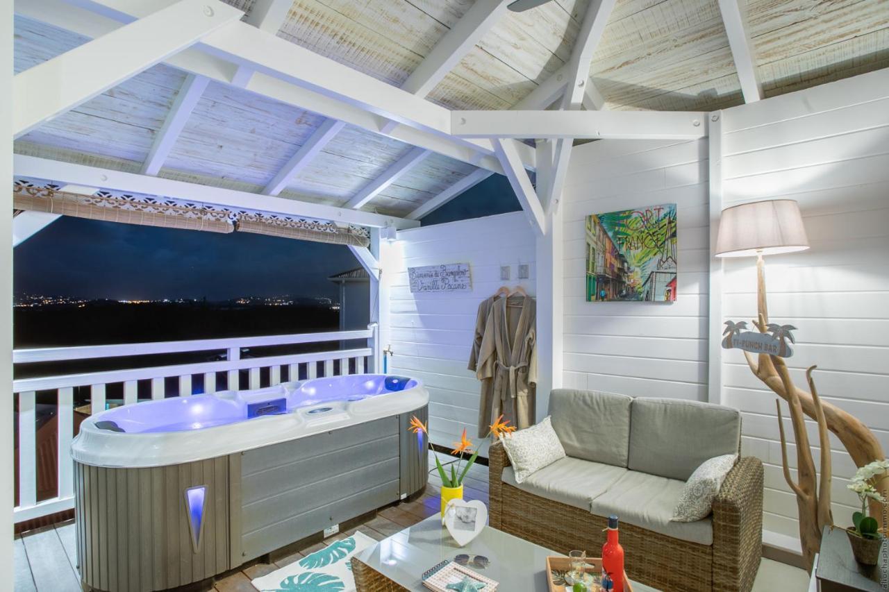 Bungalow Vanille Pacane Vue Mer avec Spa Privé Les Trois-Ilets Esterno foto
