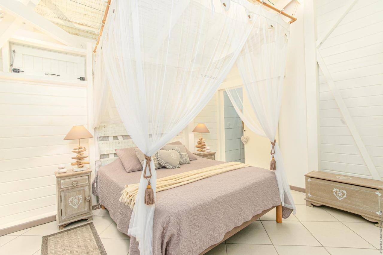 Bungalow Vanille Pacane Vue Mer avec Spa Privé Les Trois-Ilets Esterno foto