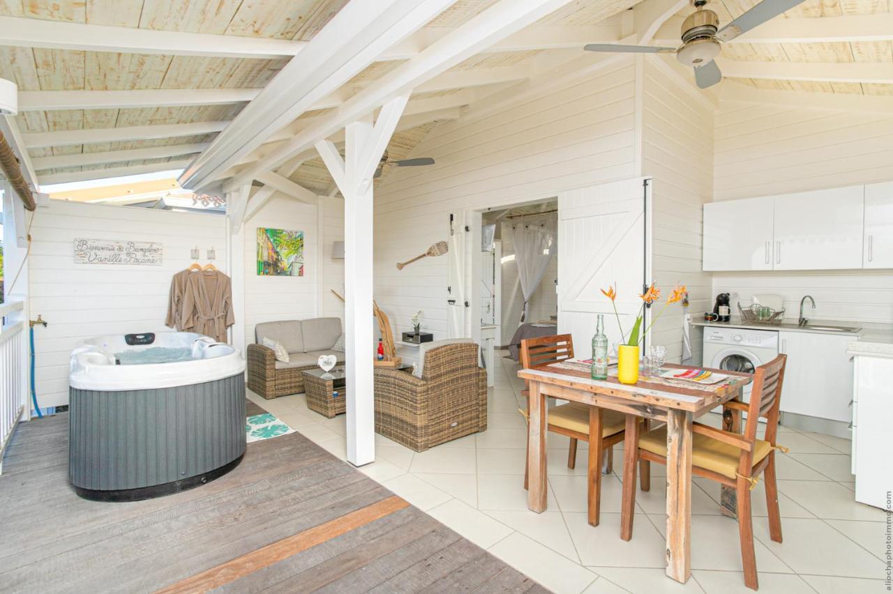 Bungalow Vanille Pacane Vue Mer avec Spa Privé Les Trois-Ilets Esterno foto