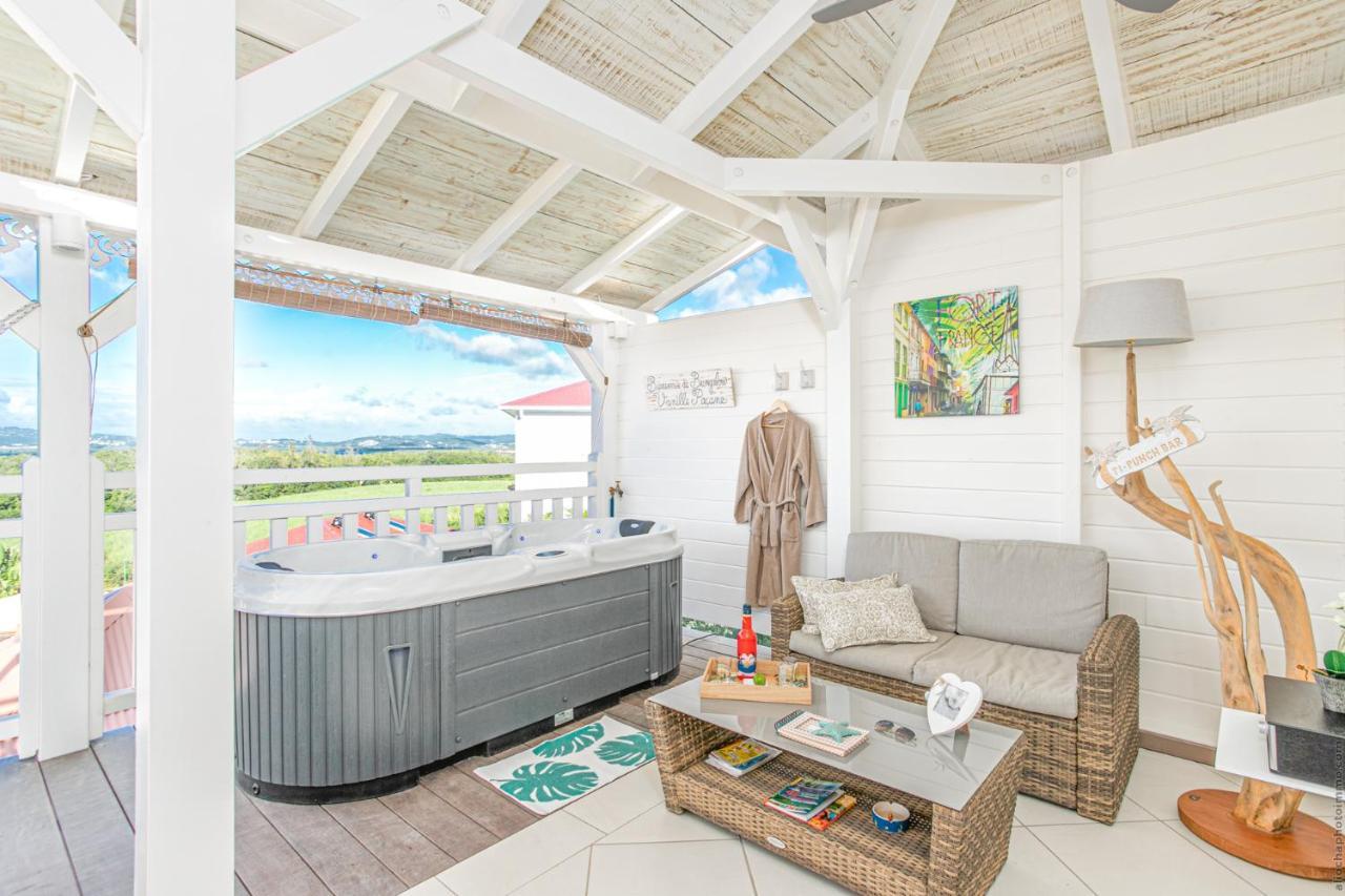 Bungalow Vanille Pacane Vue Mer avec Spa Privé Les Trois-Ilets Esterno foto