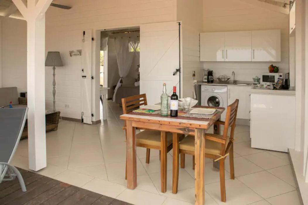 Bungalow Vanille Pacane Vue Mer avec Spa Privé Les Trois-Ilets Esterno foto