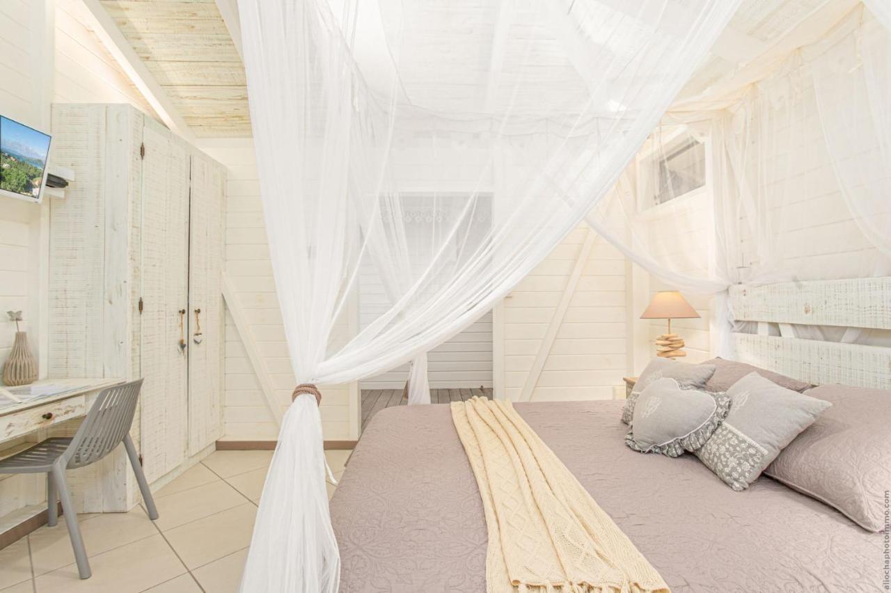 Bungalow Vanille Pacane Vue Mer avec Spa Privé Les Trois-Ilets Esterno foto